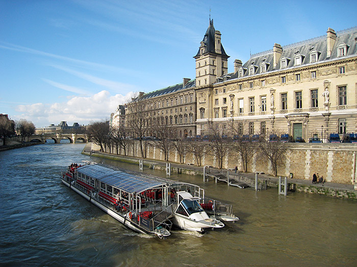 City tour plus lunch on riverboat or in the Eiffel Tower(8 hours)